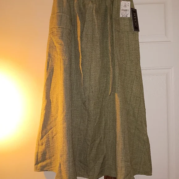 💕NYCC Cargo style skirt - Picture 3 of 4